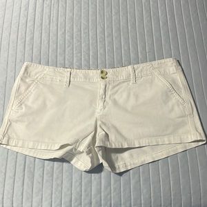 American Eagle women’s white shorts size 12